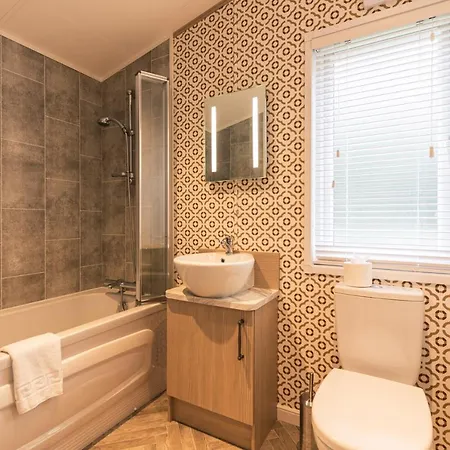 Hemingway With Hot Tub * York