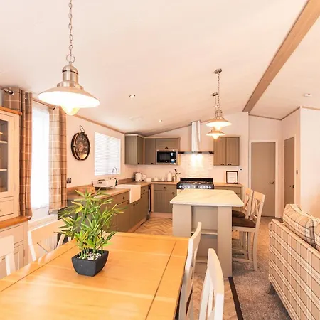 Hemingway With Hot Tub * York