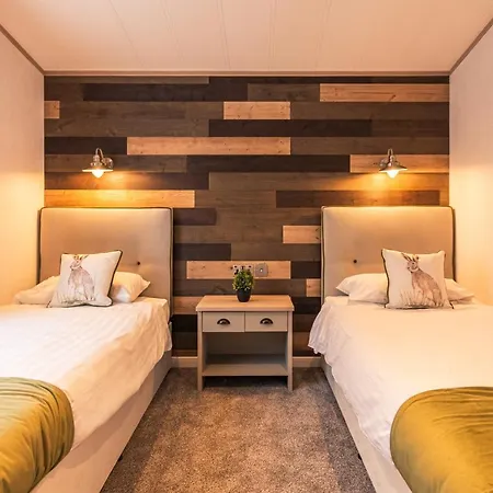 Hemingway With Hot Tub * York