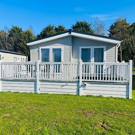 Hemingway With Hot Tub * York